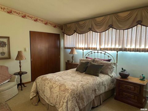 Tiny photo for 944 S LAKE Drive, Duquoin, IL 62832 (MLS # EB460489)