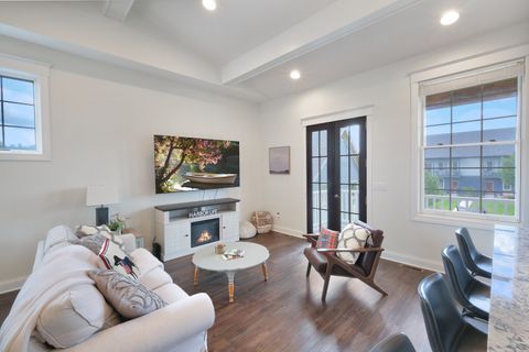 Tiny photo for 8 Port Place, Ottawa, IL 61350 (MLS # 12436750)