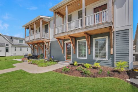 Tiny photo for 8 Port Place, Ottawa, IL 61350 (MLS # 12436750)