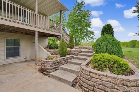Tiny photo for 724 E Hilvety Road, Moweaqua, IL 62550 (MLS # 12634260)
