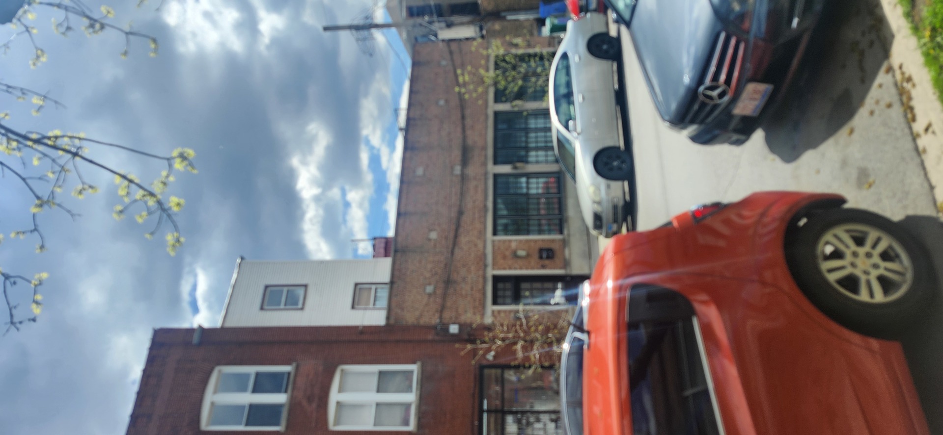 2409 W Hirsch Street