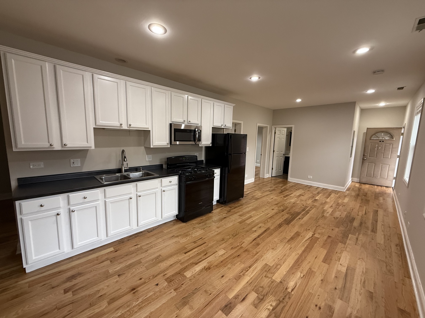 712 S Aberdeen Street 3B