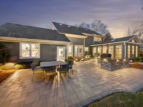 Tiny photo for 606 W Franklin Street, Wheaton, IL 60187 (MLS # 12587788)