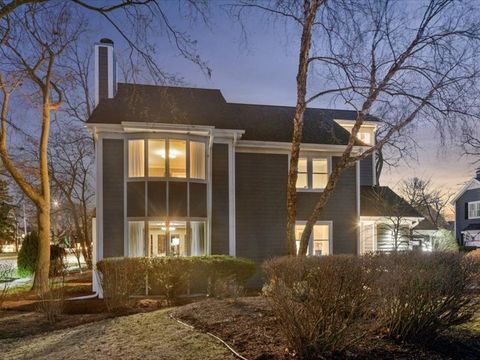 Tiny photo for 606 W Franklin Street, Wheaton, IL 60187 (MLS # 12587788)