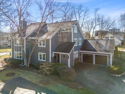 Tiny photo for 606 W Franklin Street, Wheaton, IL 60187 (MLS # 12587788)