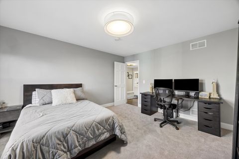 Tiny photo for 606 W Franklin Street, Wheaton, IL 60187 (MLS # 12587788)