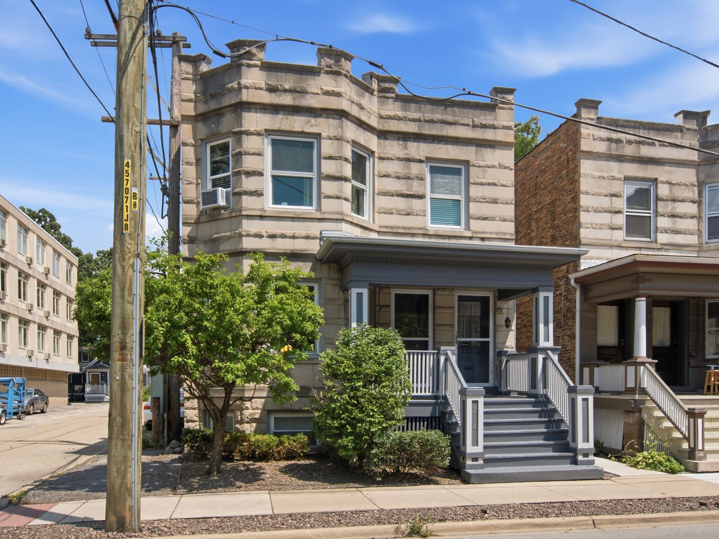 212 N Marion Street