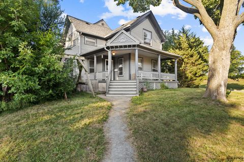 Photo of 444 Prairie Street, Elgin, IL 60120 (MLS # 12468549)