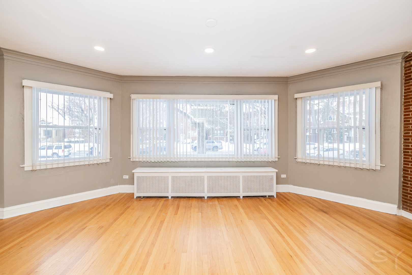 7823 S Indiana Avenue