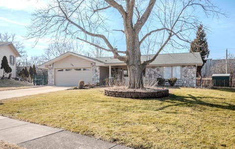 Photo of 2S164 Beaumont Lane, Lombard, IL 60148 (MLS # 12716254)