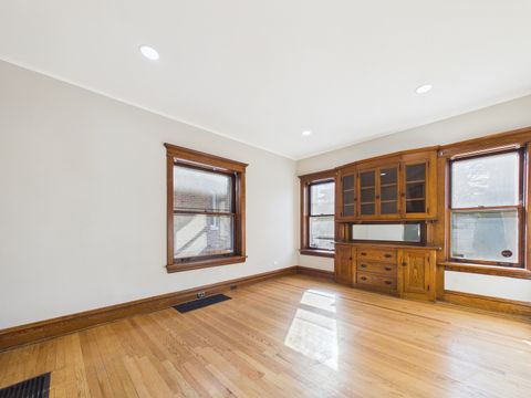 Tiny photo for 226 N Austin Boulevard, Oak Park, IL 60302 (MLS # 12599092)