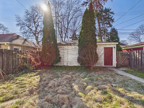 Tiny photo for 226 N Austin Boulevard, Oak Park, IL 60302 (MLS # 12599092)