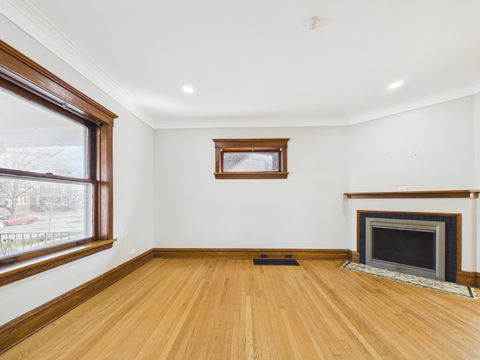 Tiny photo for 226 N Austin Boulevard, Oak Park, IL 60302 (MLS # 12599092)