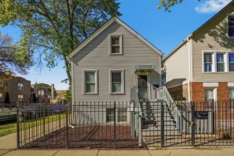 Photo of 1400 N Lawndale Avenue, Chicago, IL 60651 (MLS # 12506832)