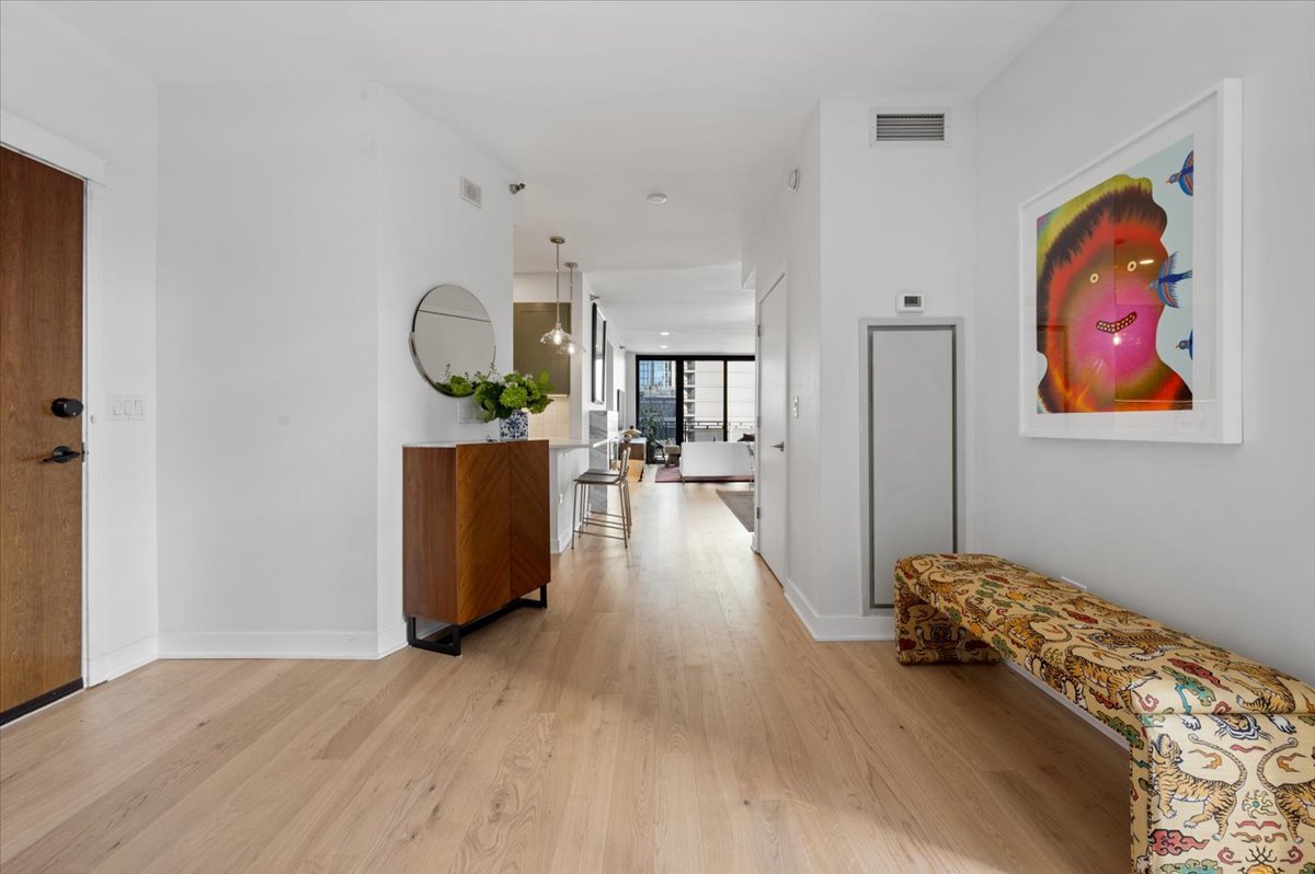 744 N Clark Street 1001