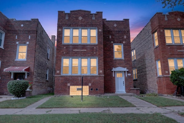 7150 S EBERHART AVE, CHICAGO, IL 60619 - Image fbf8ae9fd3ecb201e73b9972e94cb66c/4055979820