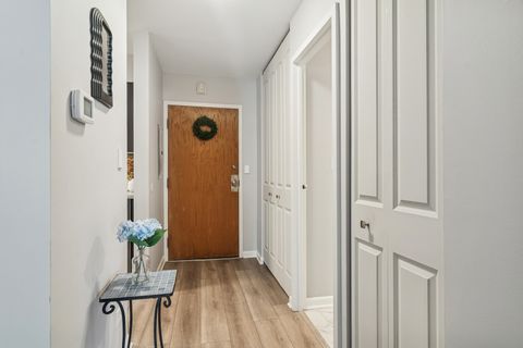 Tiny photo for 1605 E Central Road #111B, Arlington Heights, IL 60005 (MLS # 12529807)