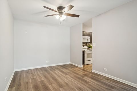 Tiny photo for 1605 E Central Road #111B, Arlington Heights, IL 60005 (MLS # 12529807)