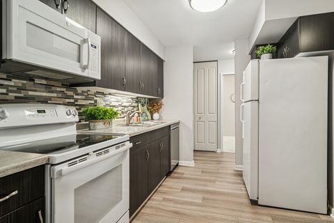 Tiny photo for 1605 E Central Road #111B, Arlington Heights, IL 60005 (MLS # 12529807)