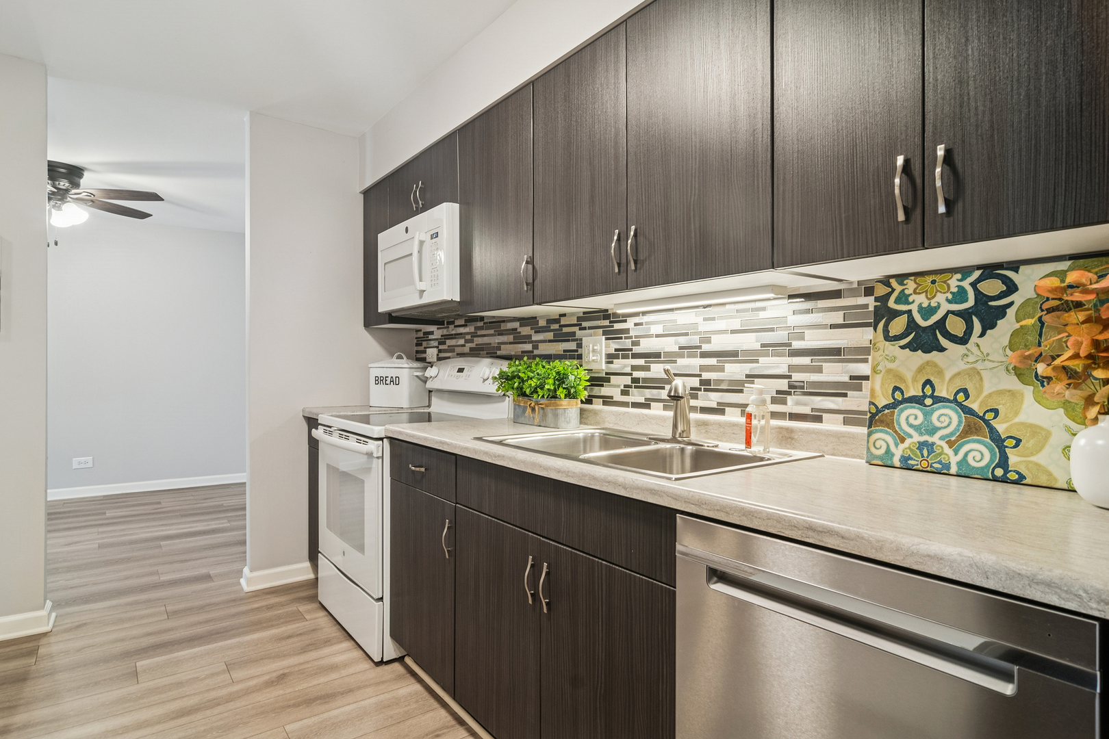 1605 E Central Road 111B