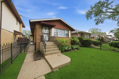 Tiny photo for 11613 S Loomis Street, Chicago, IL 60643 (MLS # 12649449)