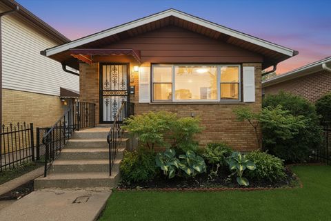 Tiny photo for 11613 S Loomis Street, Chicago, IL 60643 (MLS # 12649449)