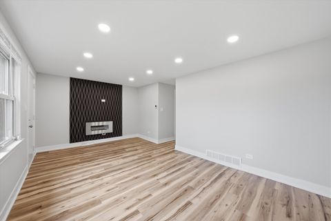 Tiny photo for 11613 S Loomis Street, Chicago, IL 60643 (MLS # 12649449)