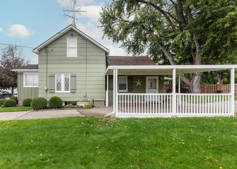 Tiny photo for 512 22nd Avenue, East Moline, IL 61244 (MLS # 12789753)