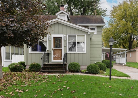 Photo of 512 22nd Avenue, East Moline, IL 61244 (MLS # 12789753)