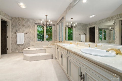 Tiny photo for 1725 Persimmon Drive, St. Charles, IL 60174 (MLS # 12722611)