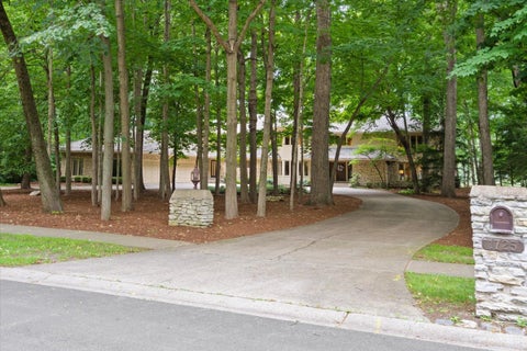 Tiny photo for 1725 Persimmon Drive, St. Charles, IL 60174 (MLS # 12722611)