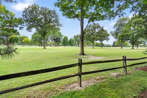 Tiny photo for 1725 Persimmon Drive, St. Charles, IL 60174 (MLS # 12722611)