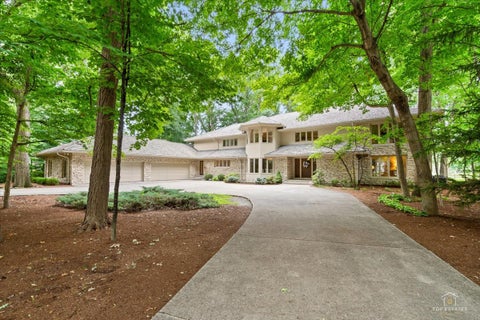 Tiny photo for 1725 Persimmon Drive, St. Charles, IL 60174 (MLS # 12722611)