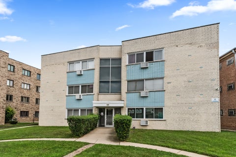 Photo of 8203 Niles Center Road #3C, Skokie, IL 60077 (MLS # 12730761)