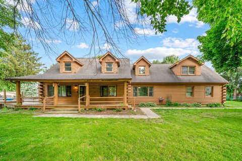 51 Holiday Drive Somonauk IL 60552