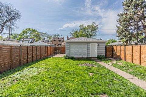 Tiny photo for 9200 S St. Louis Avenue, Evergreen Park, IL 60805 (MLS # 12614692)