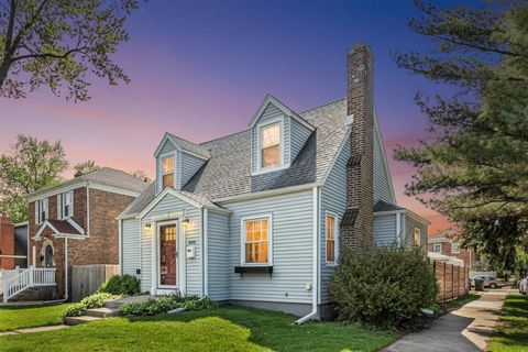 Photo of 9200 S St. Louis Avenue, Evergreen Park, IL 60805 (MLS # 12614692)