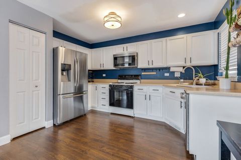 Tiny photo for 897 N Camden Lane, South Elgin, IL 60177 (MLS # 12493106)