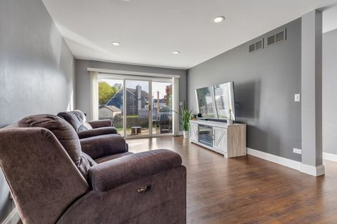 Tiny photo for 897 N Camden Lane, South Elgin, IL 60177 (MLS # 12493106)