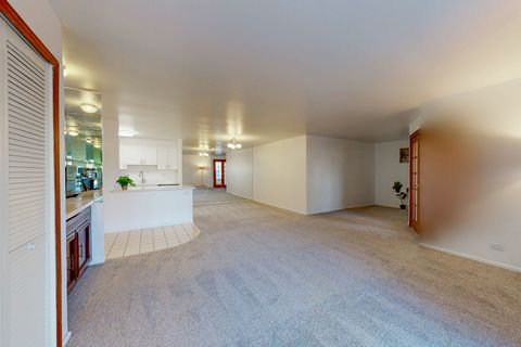 Tiny photo for 120 Lakeview Drive #110, Bloomingdale, IL 60108 (MLS # 12570108)