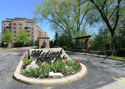 Tiny photo for 120 Lakeview Drive #110, Bloomingdale, IL 60108 (MLS # 12570108)