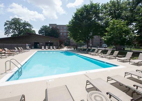 Tiny photo for 120 Lakeview Drive #110, Bloomingdale, IL 60108 (MLS # 12570108)