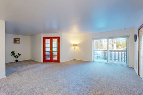 Tiny photo for 120 Lakeview Drive #110, Bloomingdale, IL 60108 (MLS # 12570108)