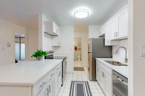 Tiny photo for 120 Lakeview Drive #110, Bloomingdale, IL 60108 (MLS # 12570108)