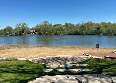 Tiny photo for 120 Lakeview Drive #110, Bloomingdale, IL 60108 (MLS # 12570108)