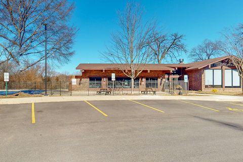 Tiny photo for 120 Lakeview Drive #110, Bloomingdale, IL 60108 (MLS # 12570108)