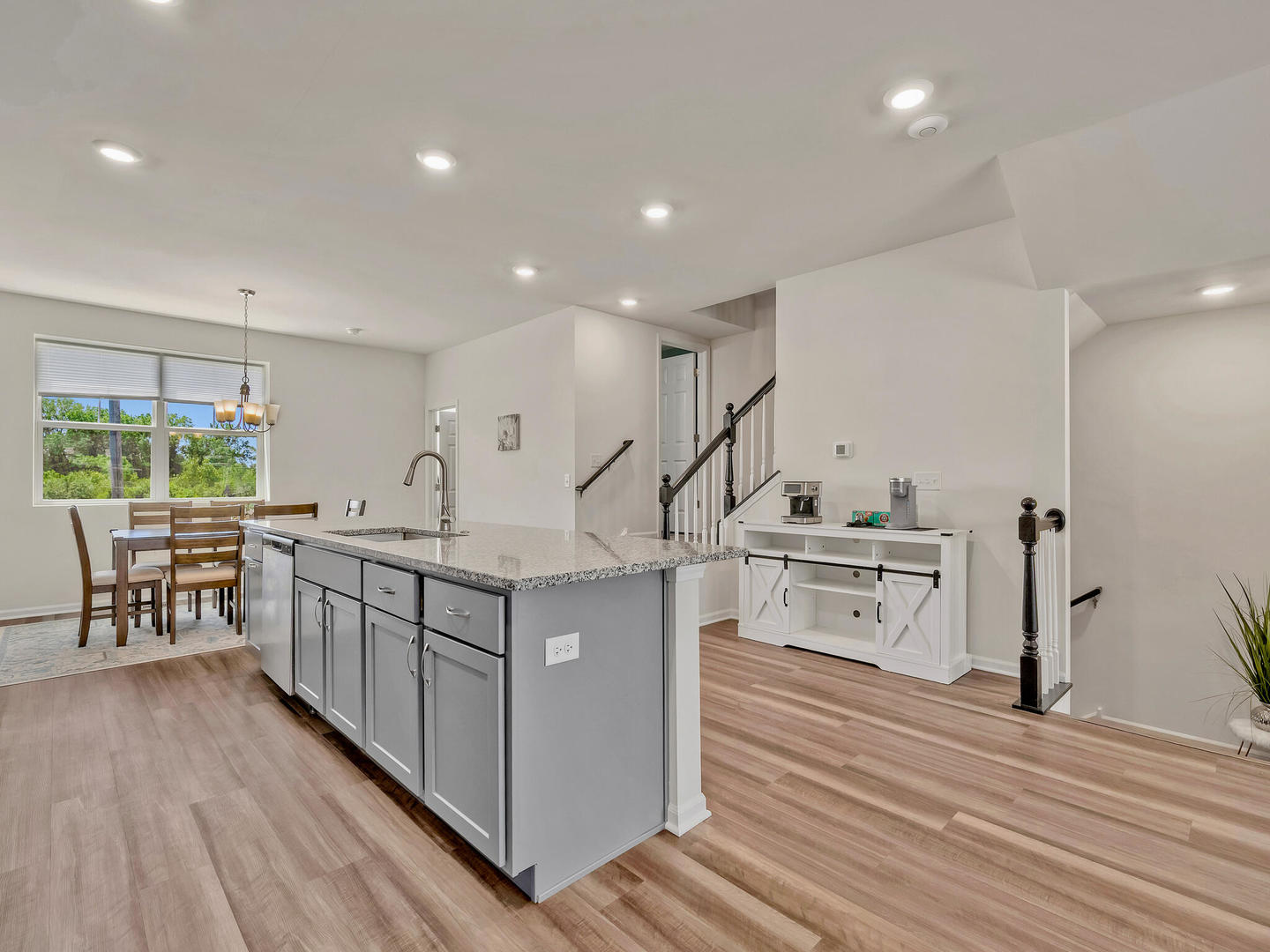 Grayslake, Illinois 60030, United States, 3 Bedrooms Bedrooms, ,3 BathroomsBathrooms,Residential,Active,210219