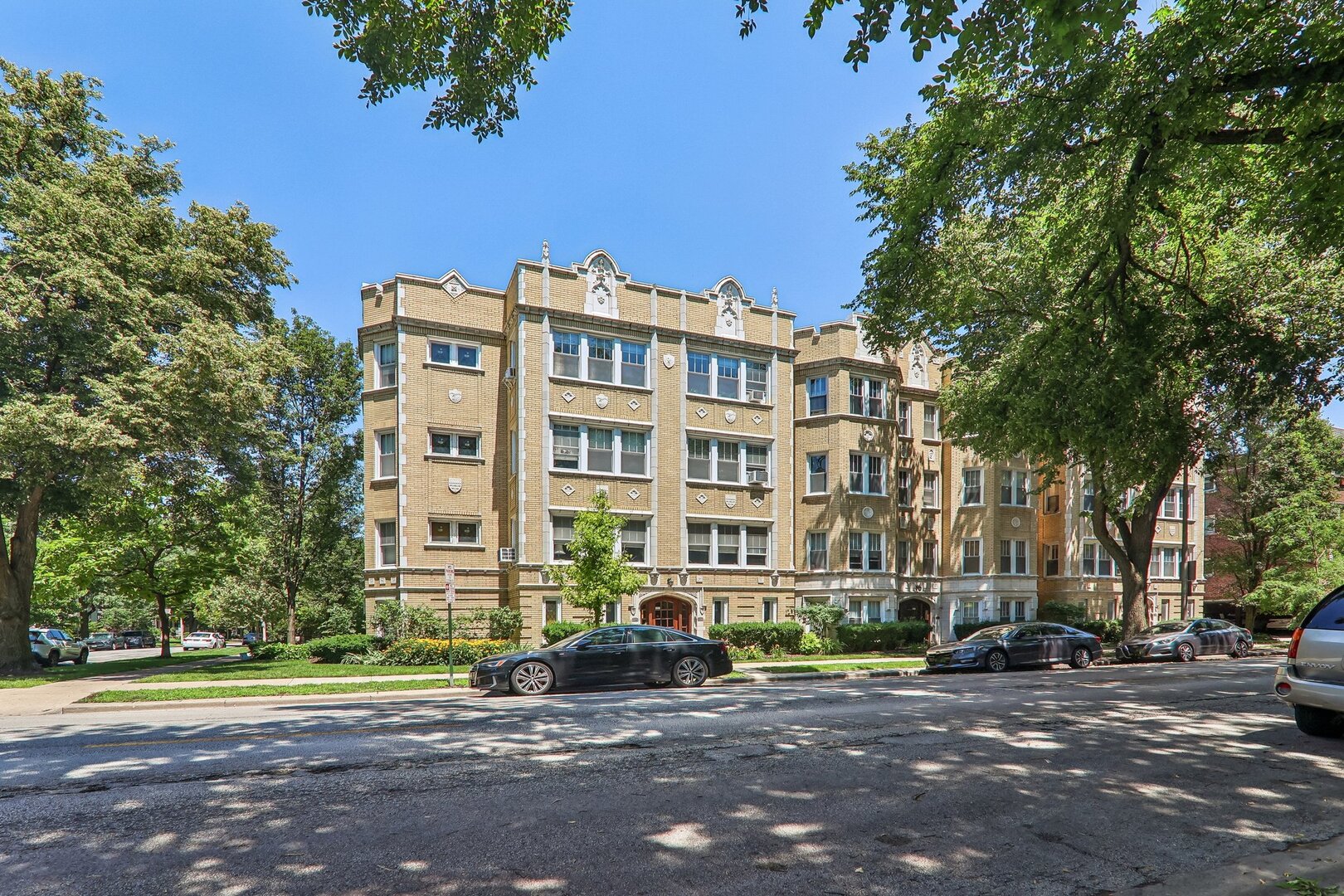 824 Washington Boulevard 1