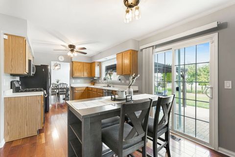 Tiny photo for 36253 N Bridlewood Avenue, Gurnee, IL 60031 (MLS # 12496436)