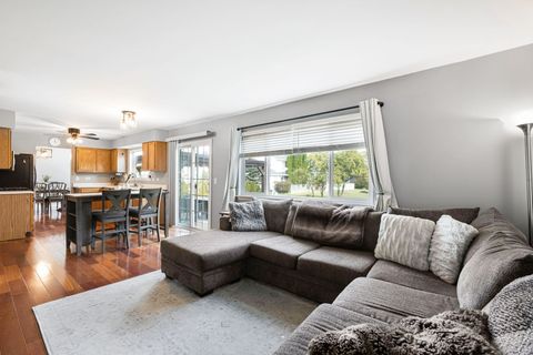 Tiny photo for 36253 N Bridlewood Avenue, Gurnee, IL 60031 (MLS # 12496436)